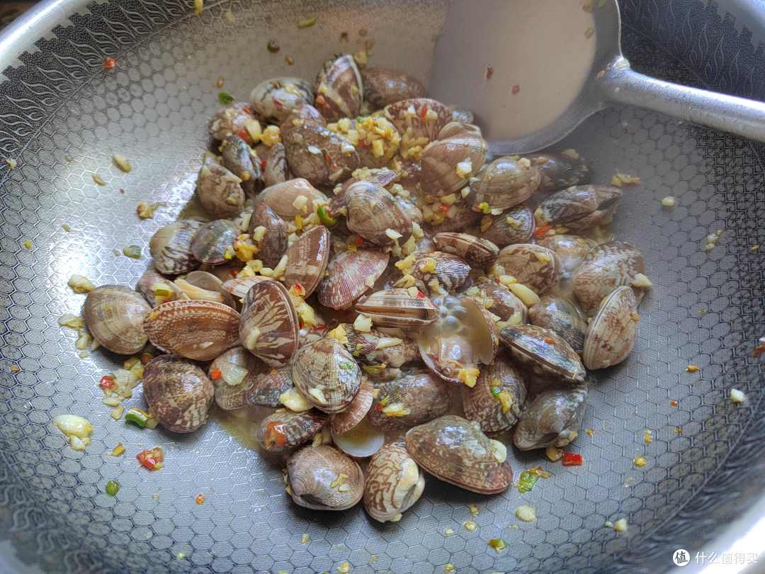 进入三九天，大鱼大肉都靠边站，最该吃的是这海鲜，10元能买3斤