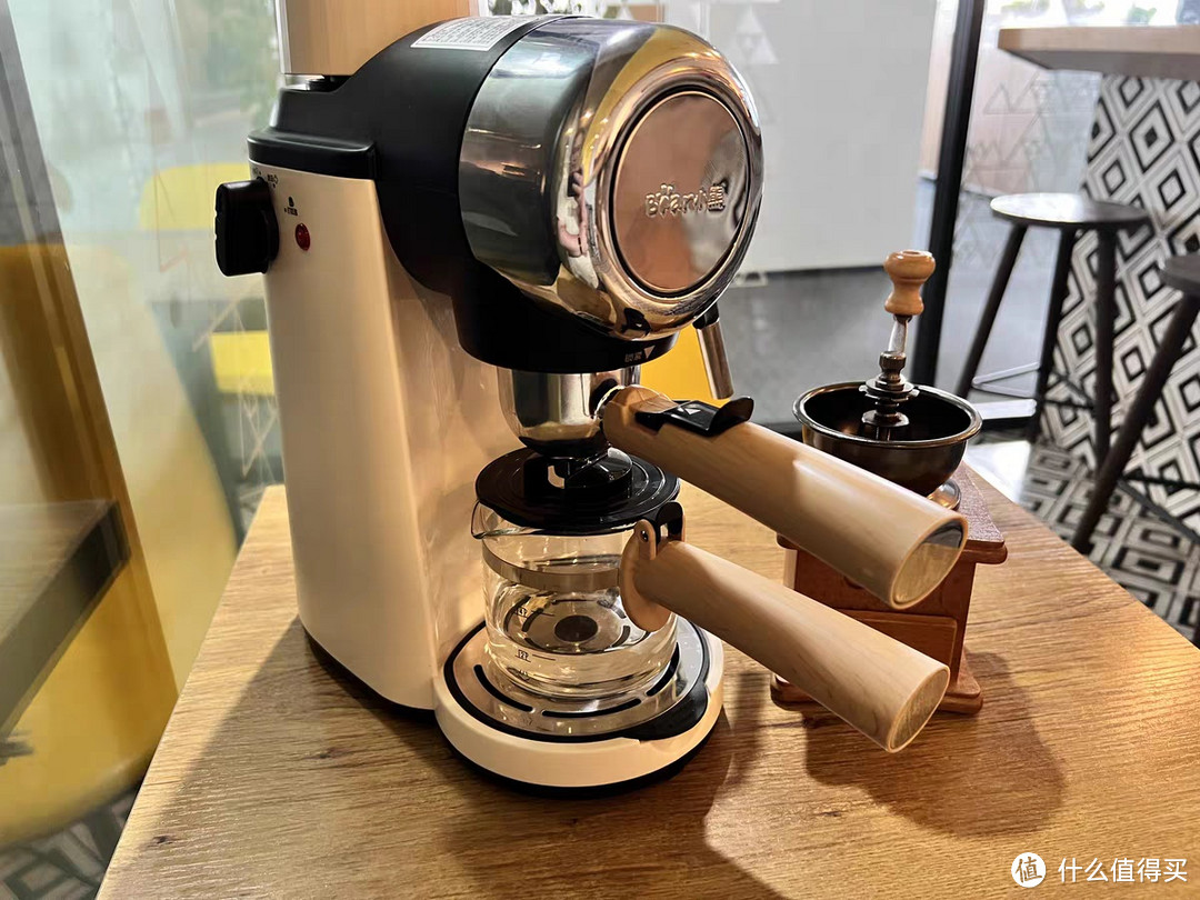 小熊咖啡机，轻松制作专业级咖啡！