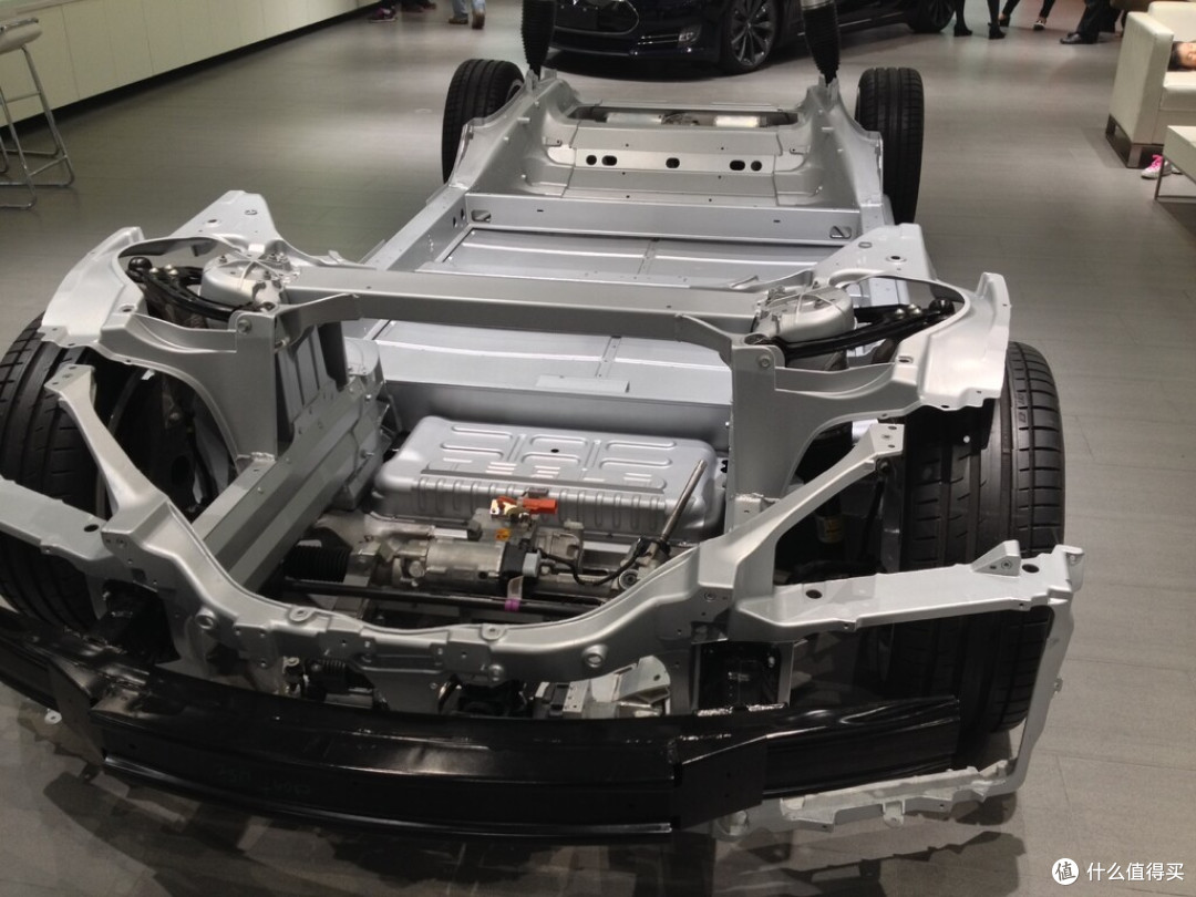 2014年 Tesla Model S 底盘