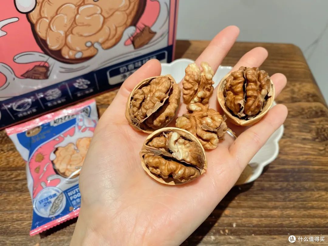 纸皮核桃轻松剥,营养美味全家享!