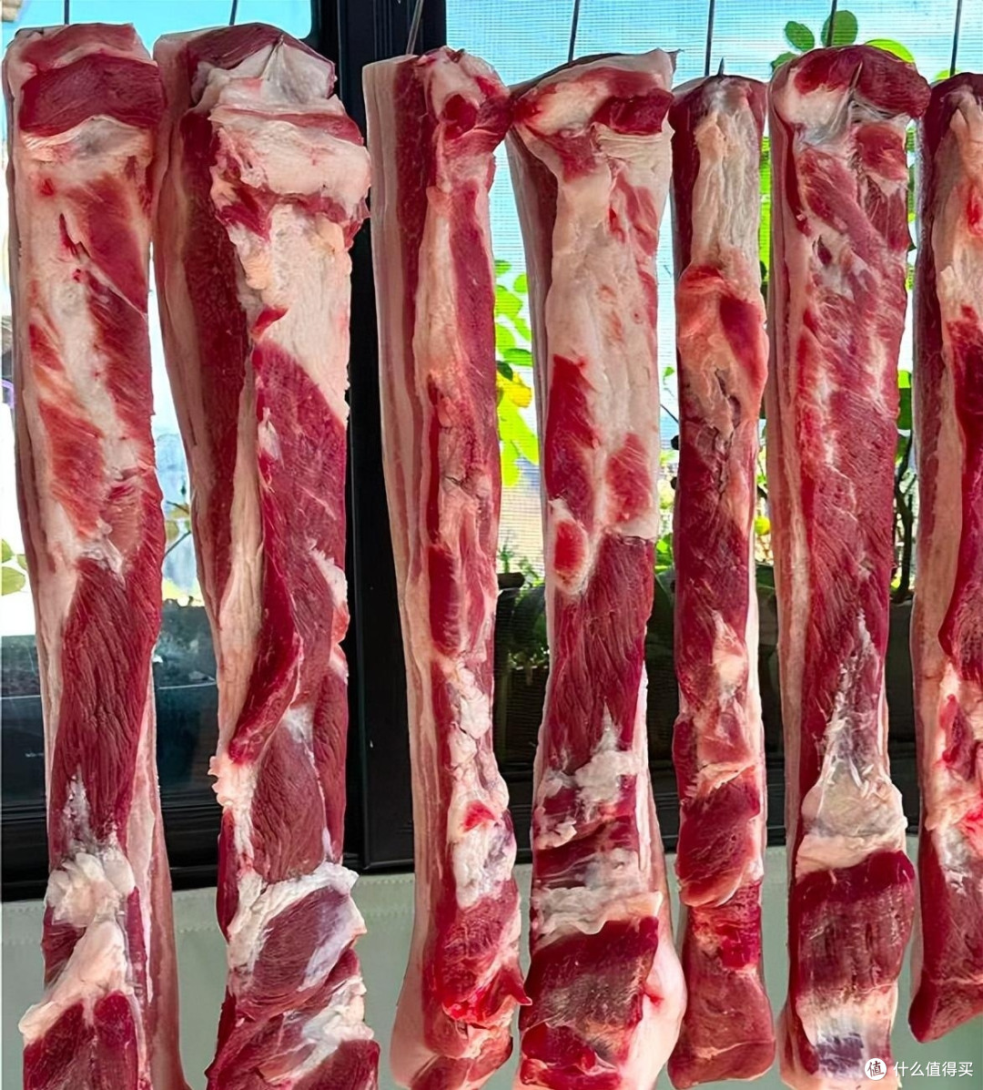 腌腊肉时,10斤肉放多少盐?掌握1个配比,咸香可口,放一年不坏