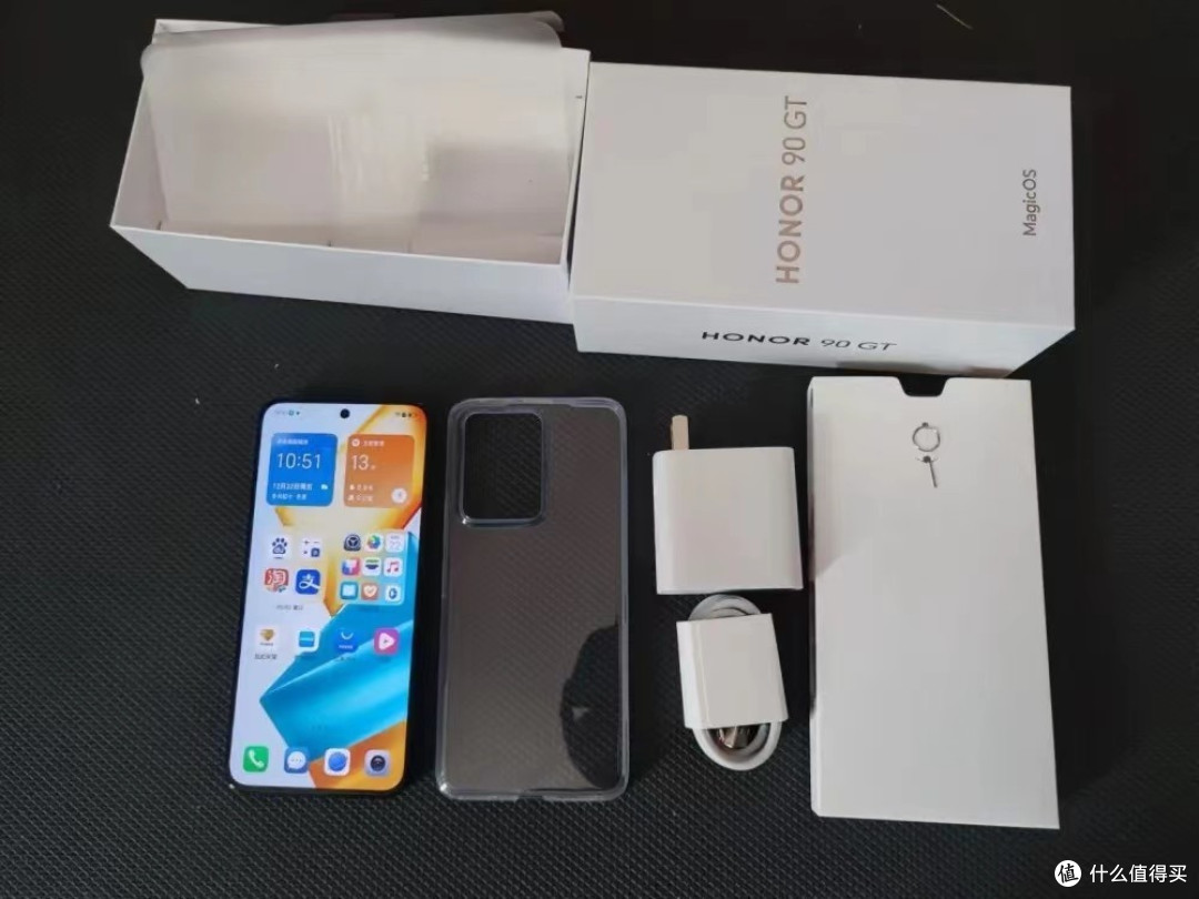 荣耀90GT上阵:骁龙8Gen2+5000mAh,仅2599元起