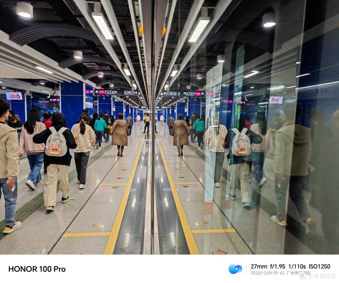 荣耀100 Pro,设计与影像都满分上镜的美
