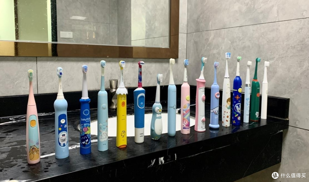 （上图是我测评过的部分儿童电动牙刷）