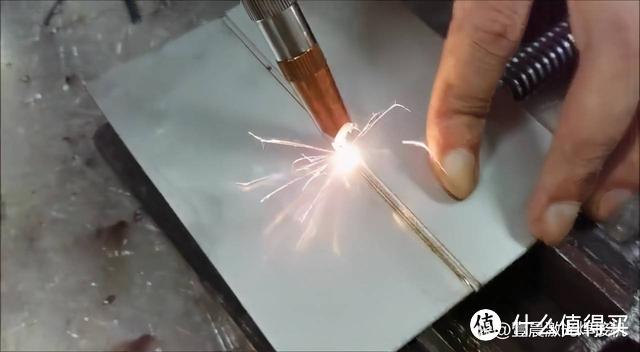 手持激光焊接机厂家，壹晨激光：引领焊接行业新潮流！