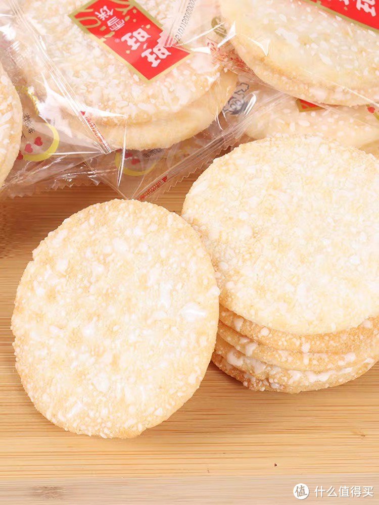 我要为你介绍一款让人欲罢不能的美食——旺旺雪饼!