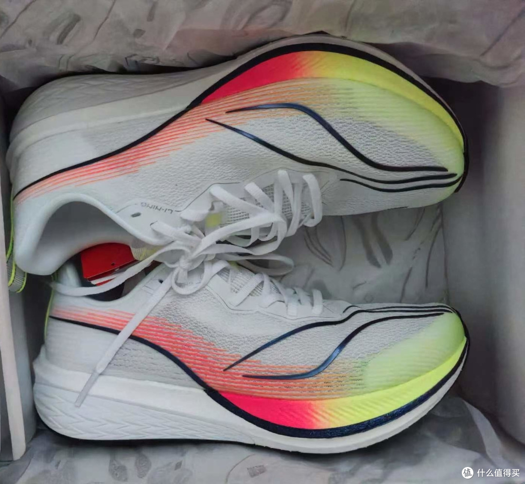 350元以下跑鞋盘点！谁说碳板跑鞋很奢侈？汇总那些100~350元性价比宝藏跑鞋