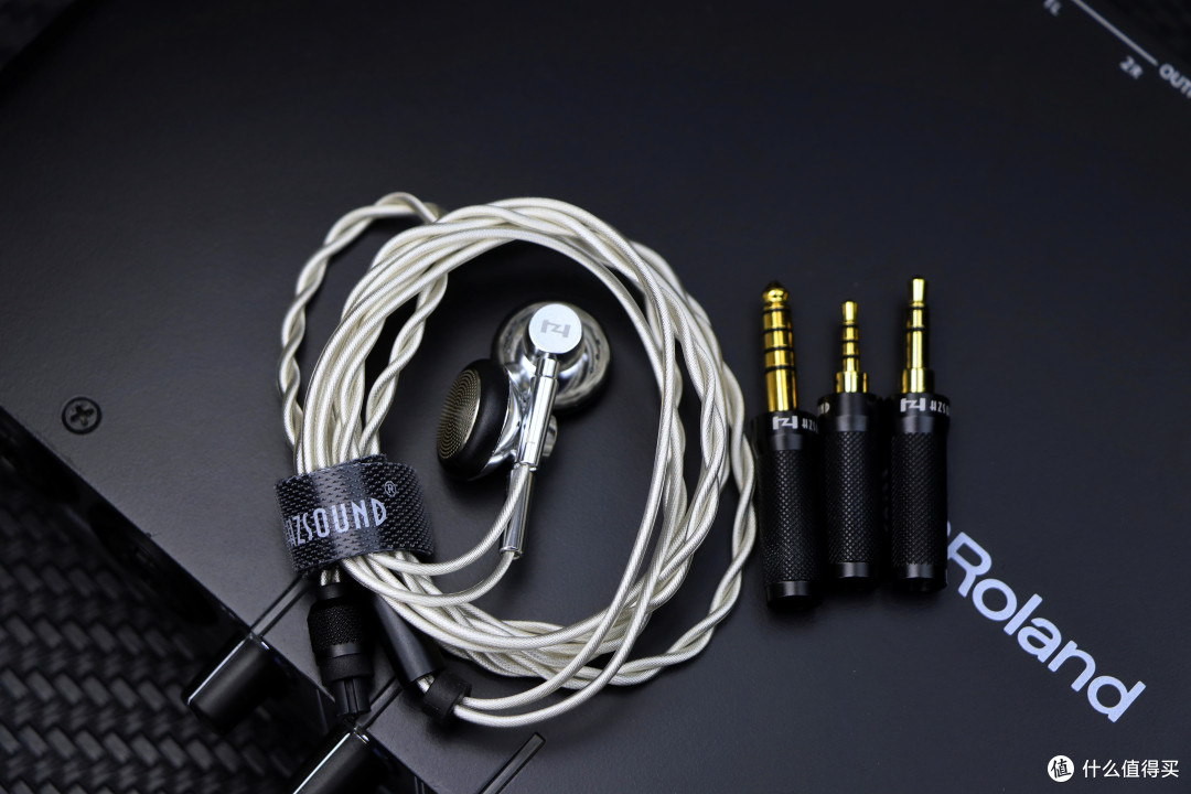 声价比绝了!调音精致杂食的平头塞HiFi耳机,HZSOUND钹Max评测