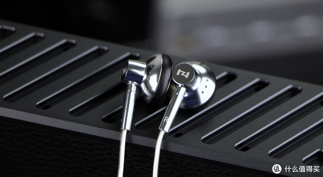 声价比绝了!调音精致杂食的平头塞HiFi耳机,HZSOUND钹Max评测
