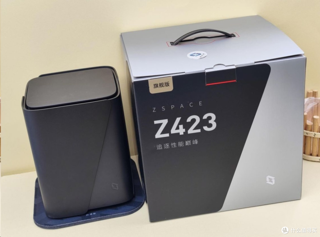 不止硬件配置顶上了天，极空间Z423更是频频上新重磅功能