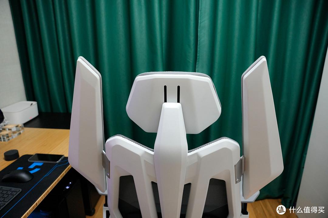 拓际TGIF T0 PRO带你像在LPL现场电竞一般，他还是一把电竞和人体工学完美结合椅子