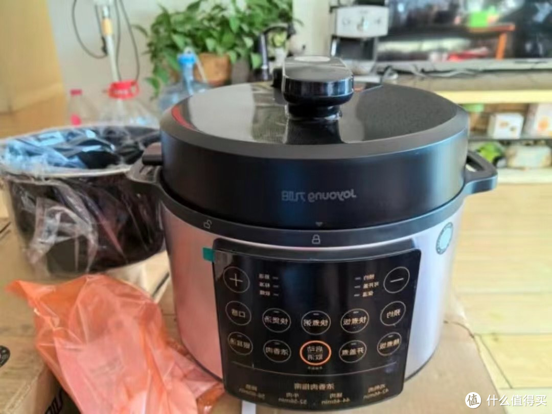 厨房神器"电压力锅，烹饪时间减半！