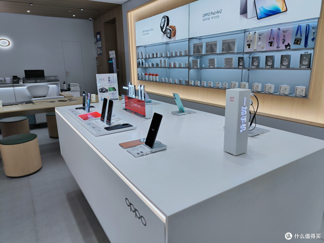 久违的实体店体验，OPPO一加手机售后体验，我感觉很好。