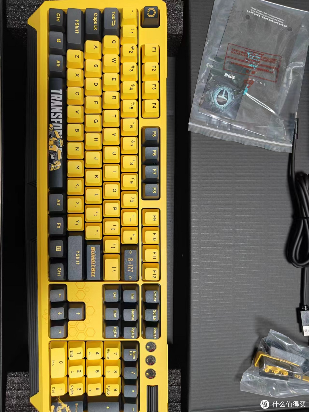 🔥雷神KG8104R大黄蜂联名版：游戏机械键盘鼠标套装，点燃你的电竞激情！