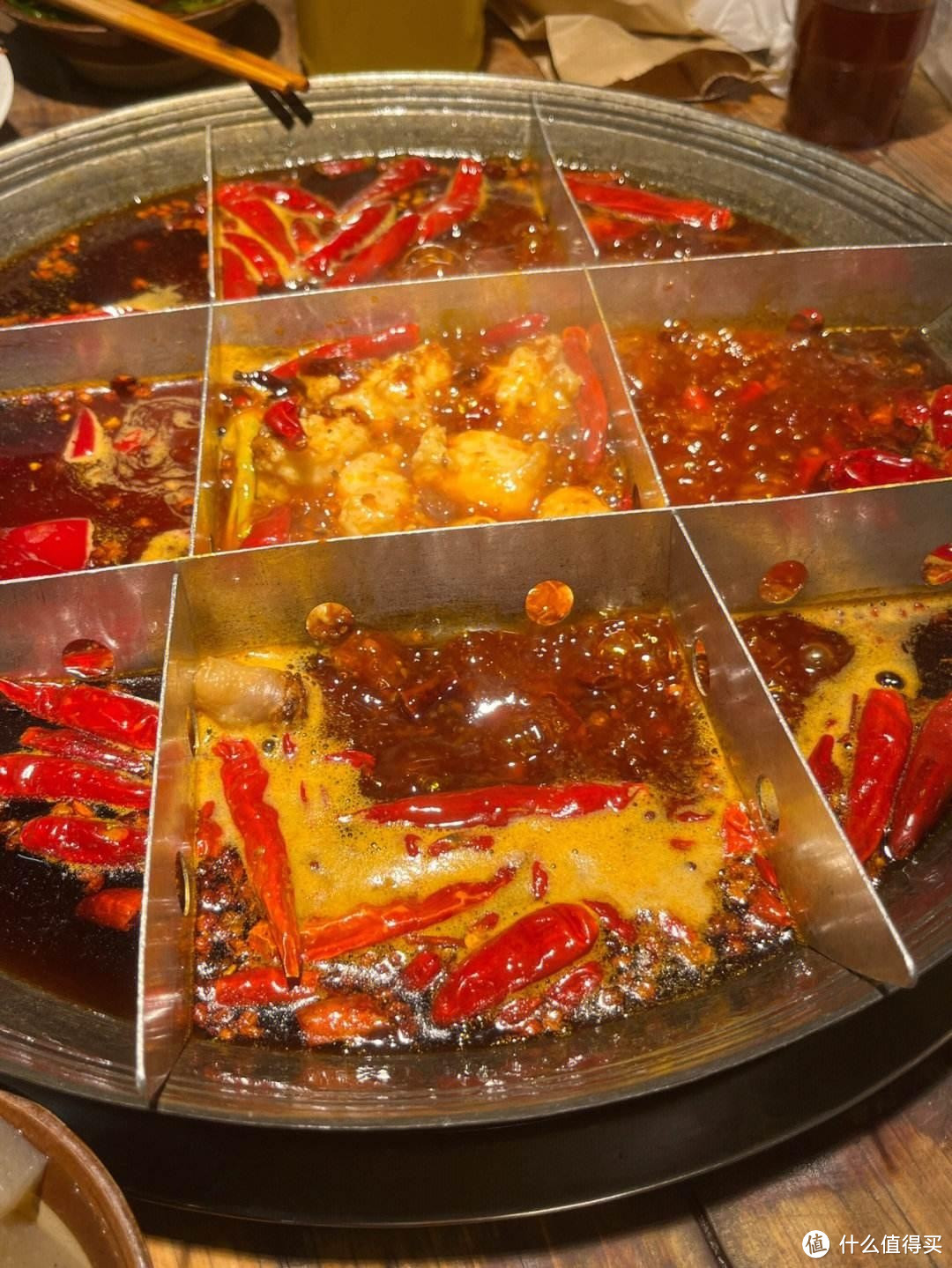 火锅，传承千年的中国美食与文化象征