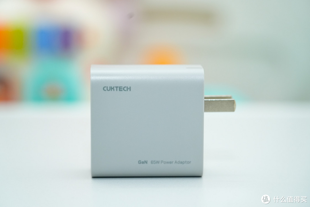 革新便捷生活:CUKTECH酷态科65W三口氮化镓充电器——桌面充电的未来