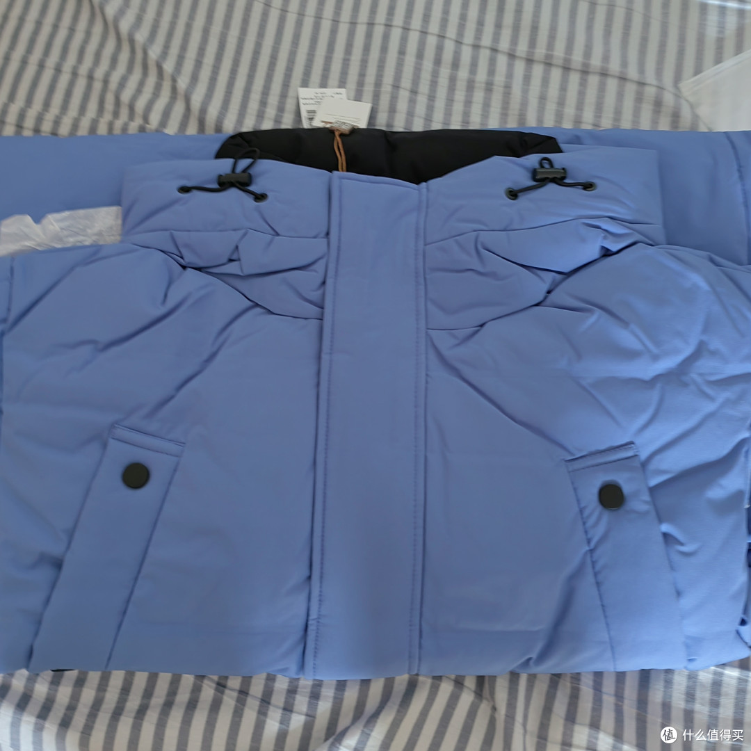 今年冬天太冷了买一个过膝盖的羽绒服穿上暖着