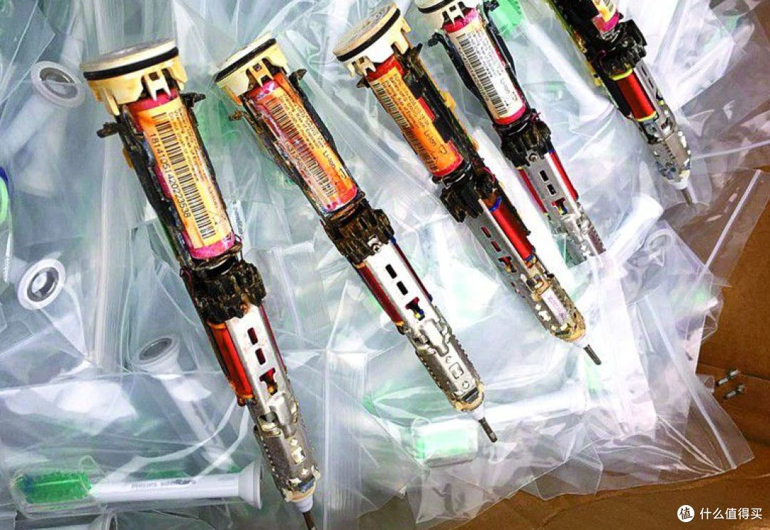 牙医建议使用电动牙刷吗？揭开声波、扫振和旋转式黑幕