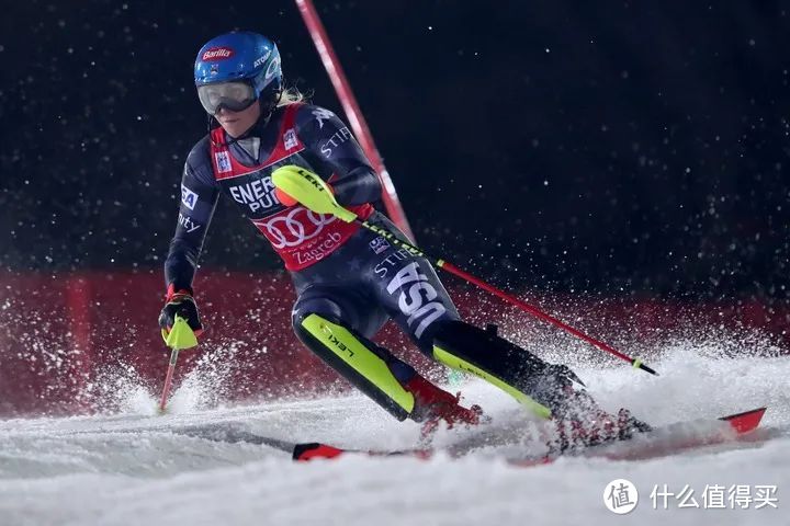 1月4日，米凯拉·希弗林在萨格勒布高山滑雪世界杯女子回转比赛中。马蒂亚·哈布雅克 摄