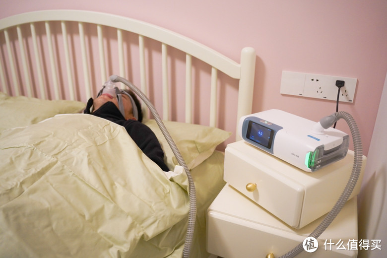 新年送健康，如何改善父母睡眠健康问题？从乐普呼吸机R20开始，让他们远离打鼾困扰！