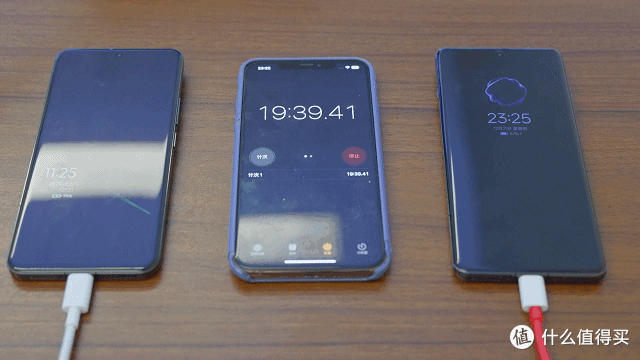 小米14Pro一加12对比评测,差异比预期大,谁会是大杯王者?