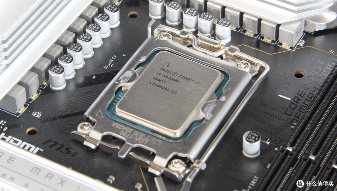 这可不是闹着玩的！i7-14700KF和S360战神组成的性能怪兽！