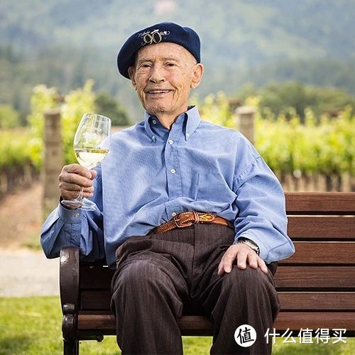 最后的告别:致敬2023年葡萄酒行业那些逝去的大师
