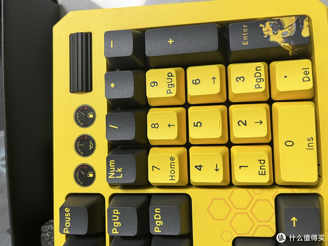 雷神KG804R大黄蜂联名版游戏机械键盘