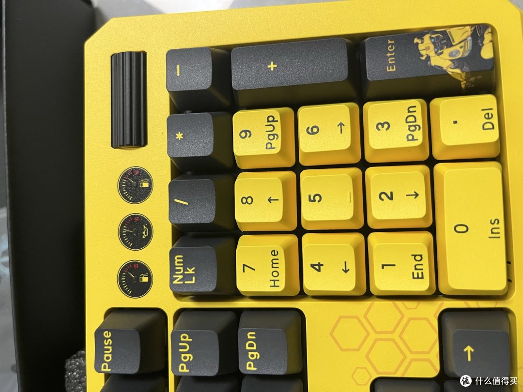 雷神KG804R大黄蜂联名版游戏机械键盘