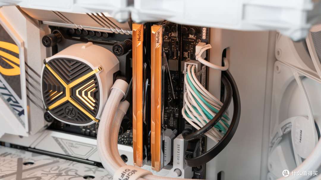 年终奖献给纯白海景房，ROG Z790-A WIFI S吹雪+索泰RTX 4070 Ti+恩杰H6 Flow装机分享