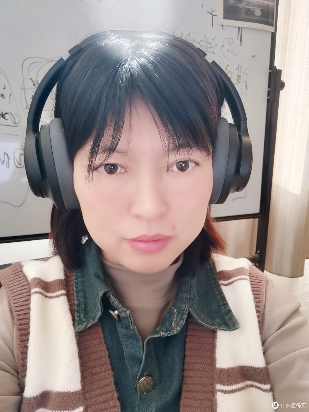 百元价格就能沉浸式体验全包裹头戴式无线蓝牙耳机泥炭Space!