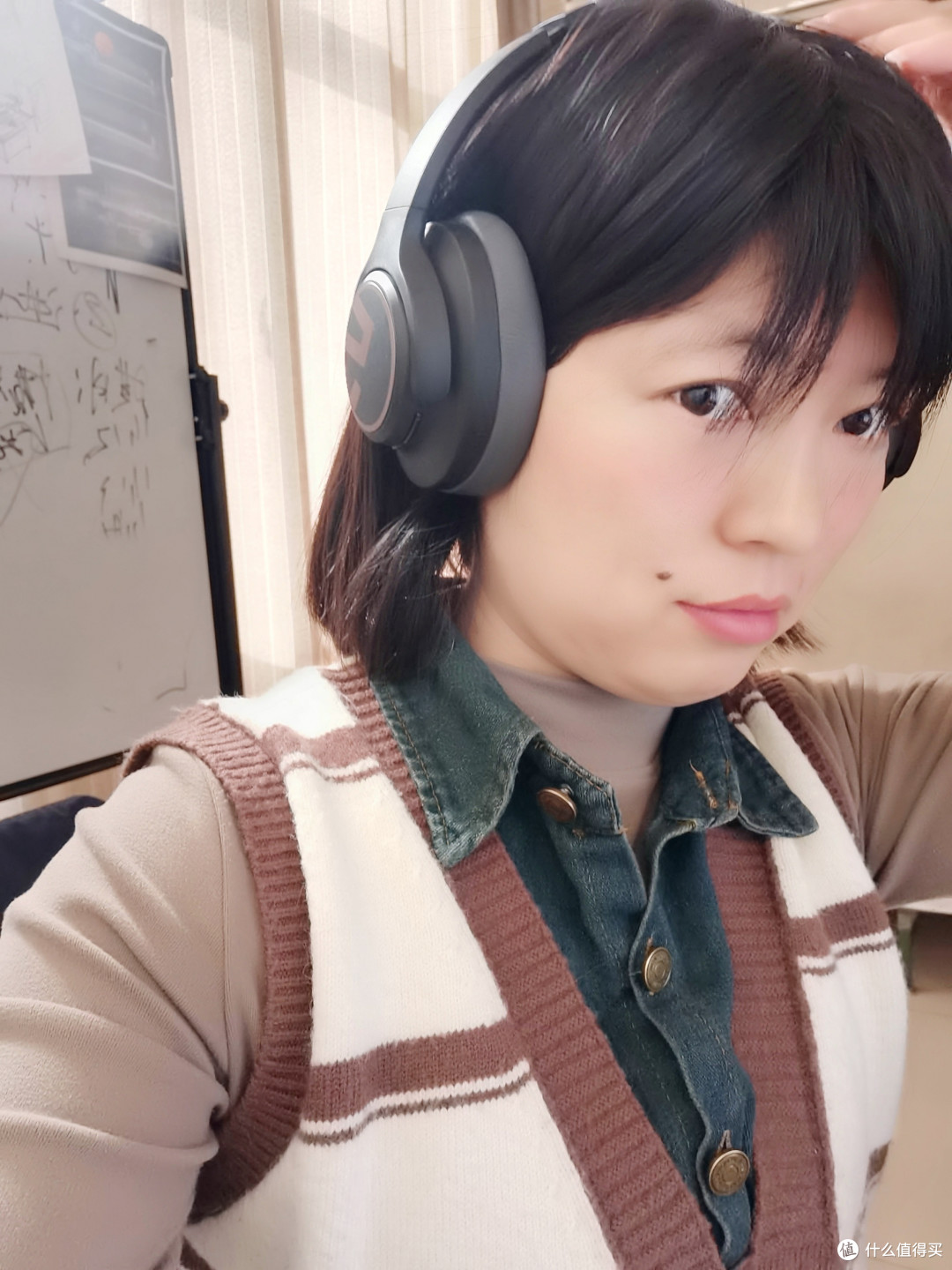 百元价格就能沉浸式体验全包裹头戴式无线蓝牙耳机泥炭Space!