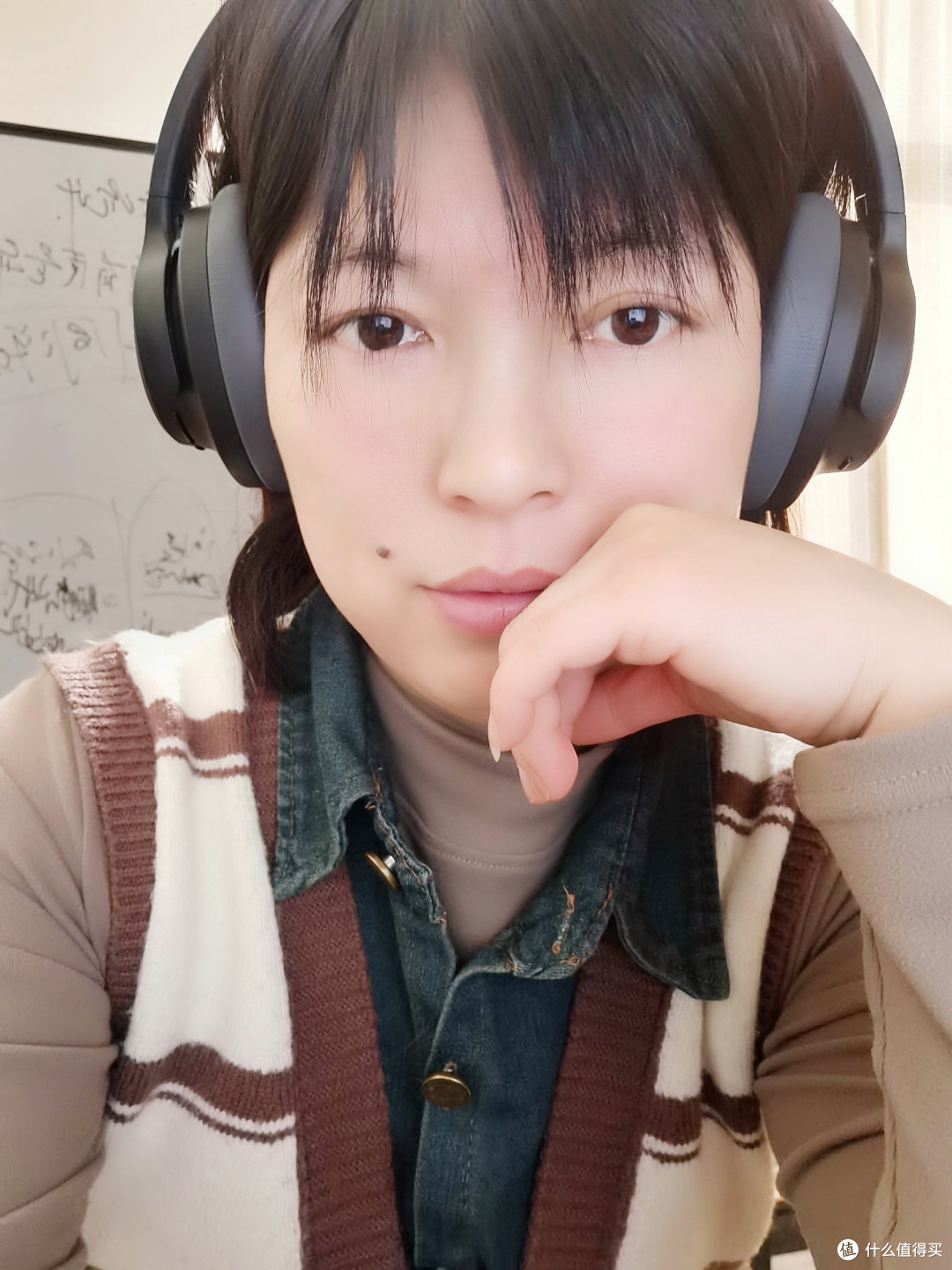 百元价格就能沉浸式体验全包裹头戴式无线蓝牙耳机泥炭Space!