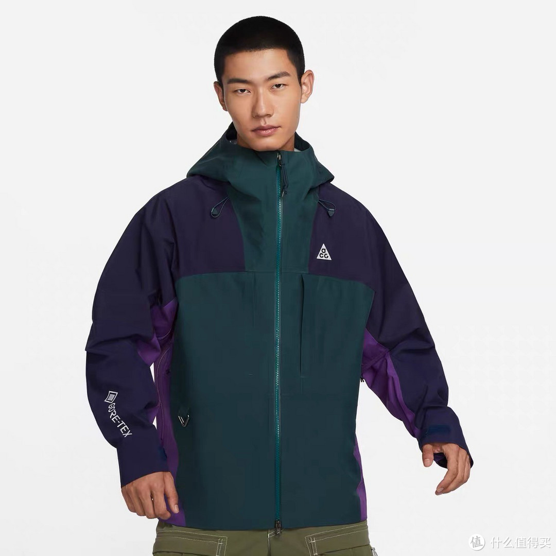  "风雨无阻，自在户外——NIKE ACG STORM-FIT ADV GORE-TEX 'MISERY RIDGE'男子防风防水夹克硬壳冲锋衣