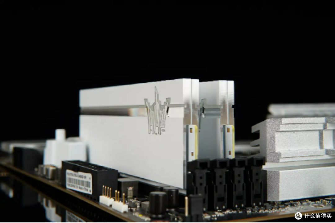 超乎想象,轻松8000MHz+,影驰HOF PRO DDR5 7000 32G内存套装测试