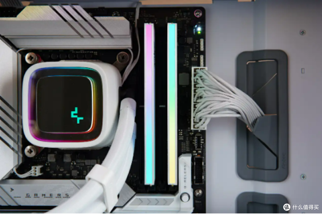 超乎想象,轻松8000MHz+,影驰HOF PRO DDR5 7000 32G内存套装测试