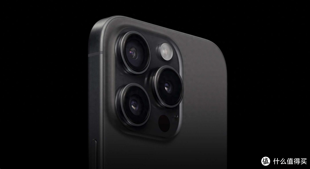 苹果又一手机被曝光！iPhone 17 Pro Max传闻镜头大改，与苹果AR交互