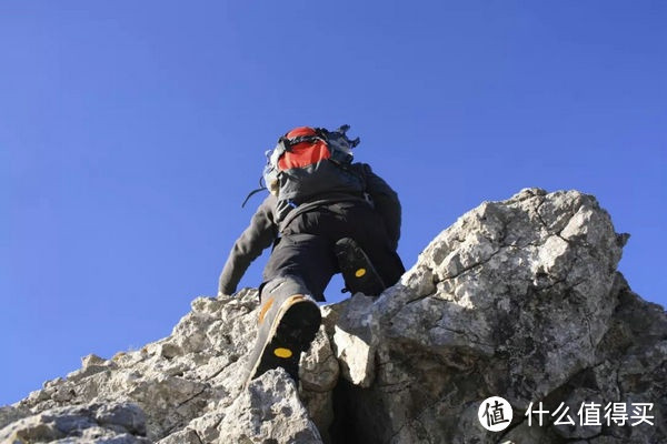 2023年度最佳登山靴推荐，从最佳整体到最具性价比总有一款适合你！新的一年换新鞋勇攀高峰！记得收藏！