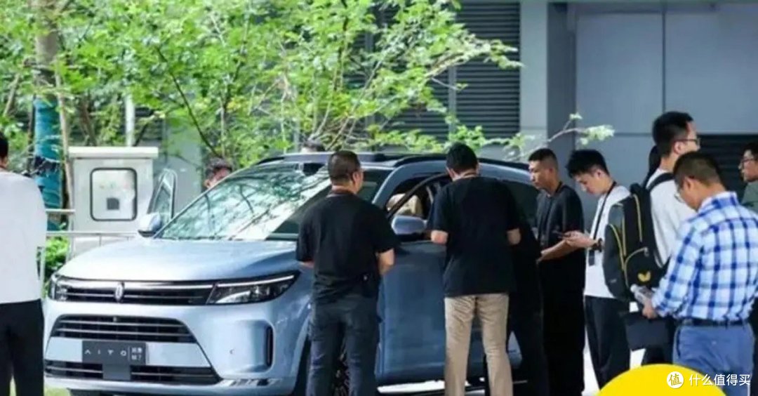 大定破10万辆，比理想L7还火，新款问界M7怎么就成爆款了？