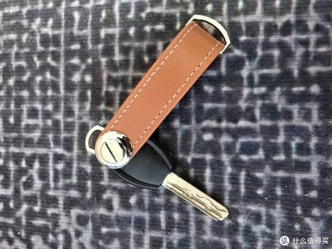 时隔三年多再次分享翻包,97年电商创业者真实随身日常物品,看看更新了哪些装备