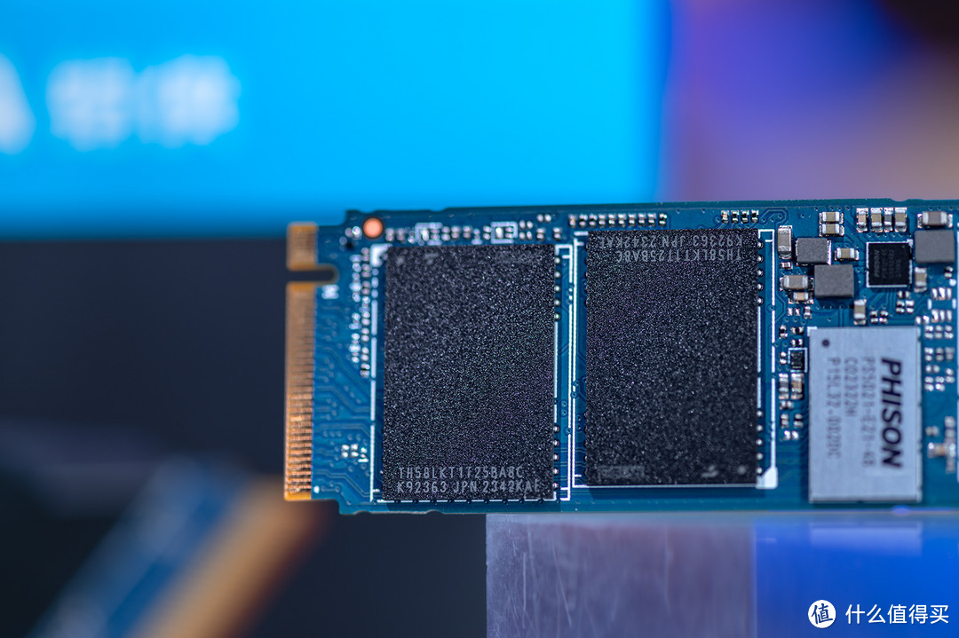 原厂颗粒稳定之选，1200TBW写入量超耐久，铠侠PCIe4.0 SD10极至光速SSD体验