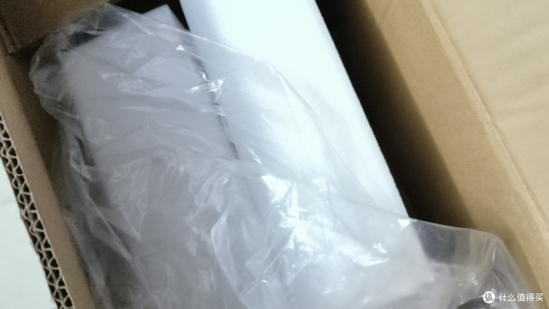 机箱的轮回史，从厚重的铁皮，到透明的海景房，商家真的很会玩