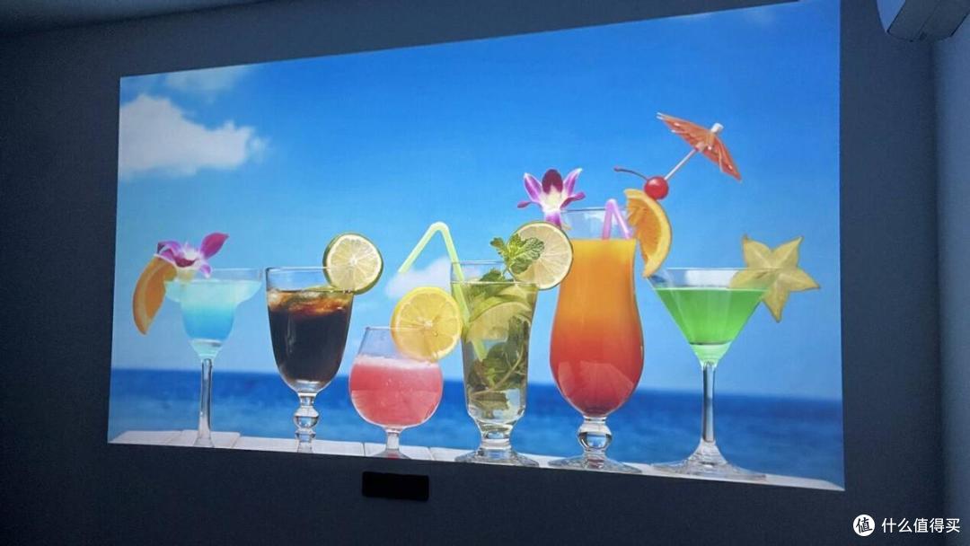 千元投影里的满配王者,哈趣K2智能投影体验,越级画质轻松享大屏