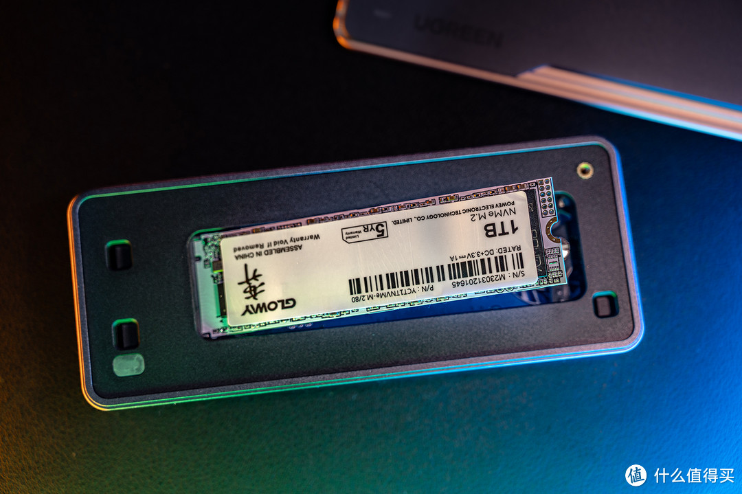 一秒传3GB数据，40Gbps超极速体验，手把手教你用绿联USB4硬盘盒打造移动数据库