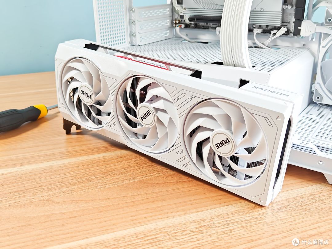 AMD粉丝专属，白色主题装机性能爆表！技嘉B650M冰雕主板评测