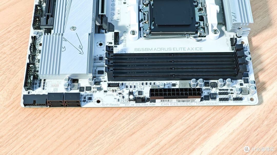 AMD粉丝专属，白色主题装机性能爆表！技嘉B650M冰雕主板评测