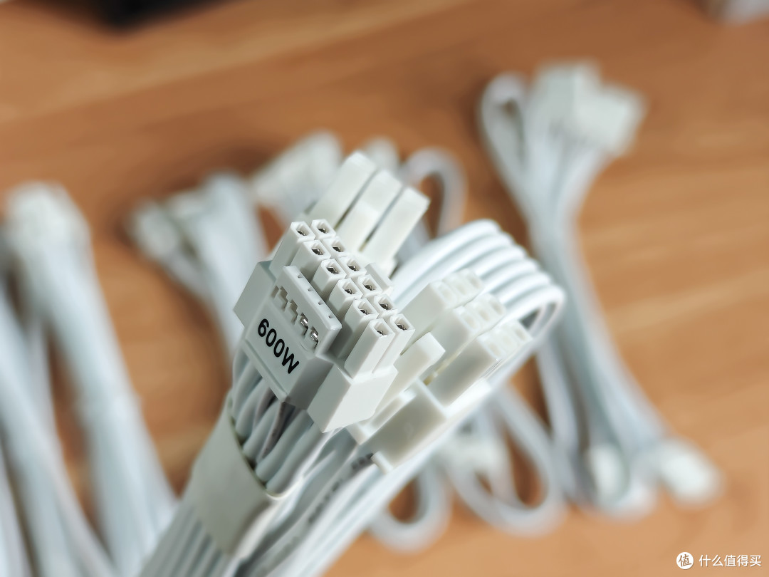 AMD粉丝专属，白色主题装机性能爆表！技嘉B650M冰雕主板评测