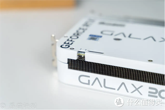 行家出手,显卡的颜值和可玩性提升一大截,影驰RTX4070 20周年纪念版显卡 评测