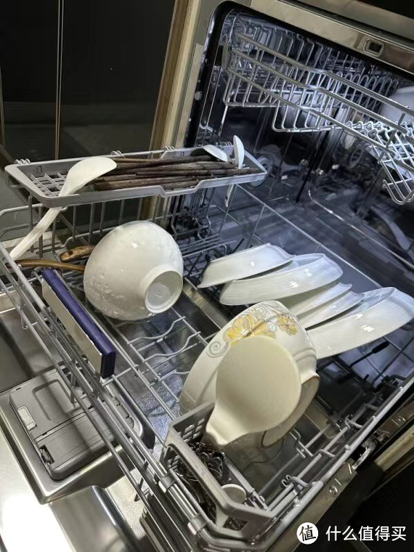 ￼￼美的（Midea）万向2000洗碗机嵌入式14套大容量105℃热风烘干四星消毒一级水效168h存储变频￼￼