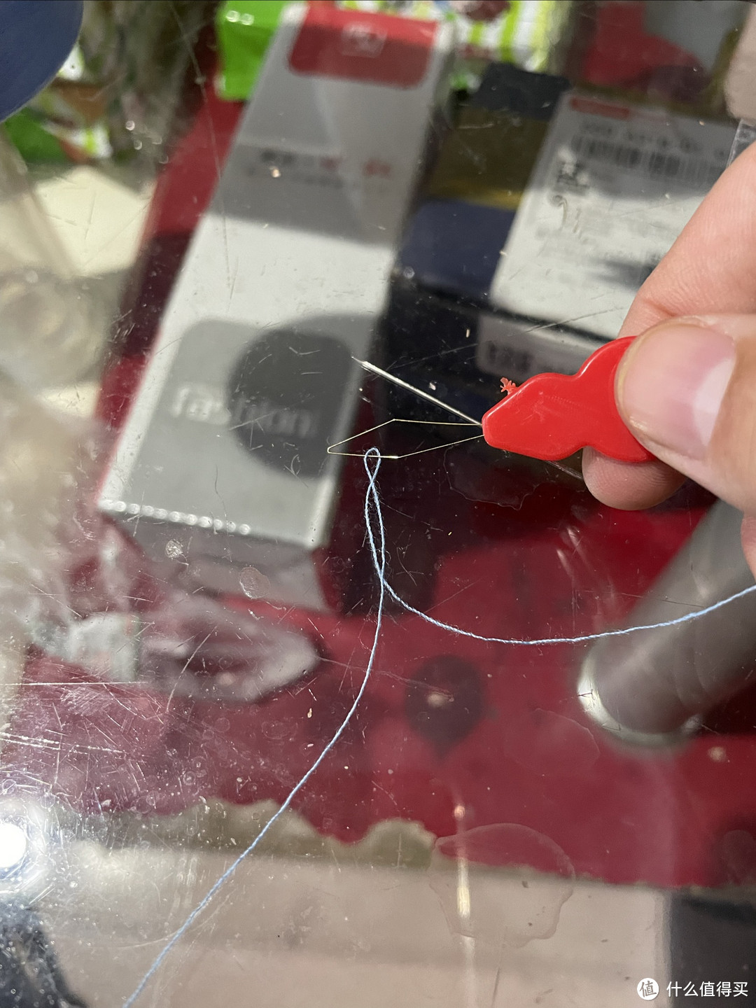 消费降级时代的廉价方案—一针一线给羽绒服进行修补